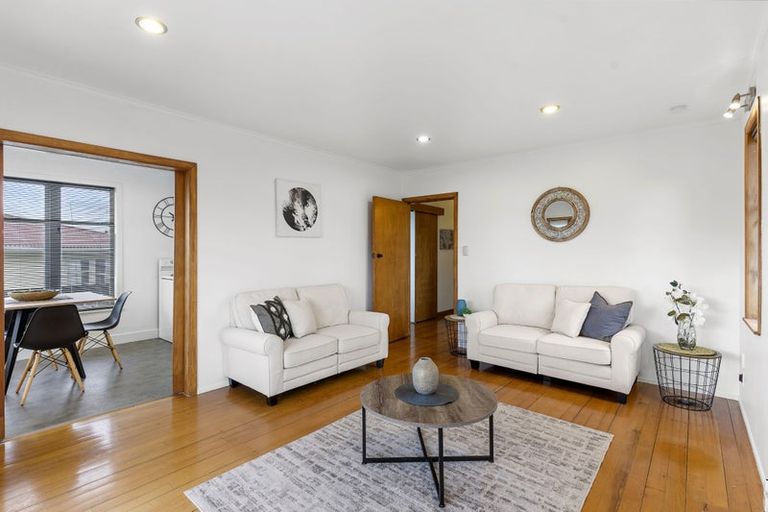 Photo of property in 5 Fairclough Road, Beach Haven, Auckland, 0626