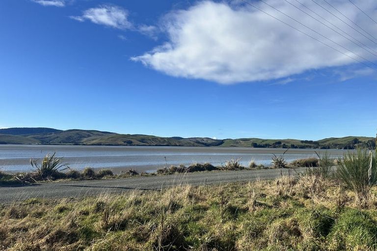 Photo of property in 22 Antrim Street, Waikawa, Tokanui, 9884