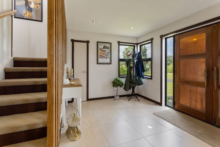 Photo of property in 10 Hei Esplanade, Whitianga, 3510