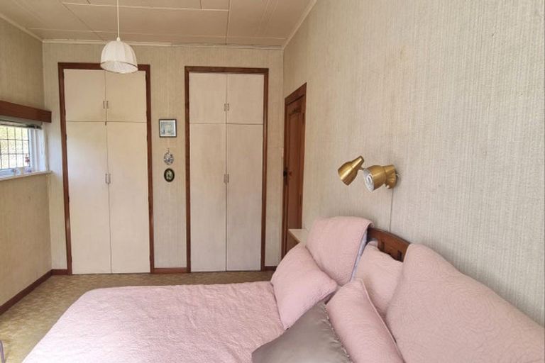 Photo of property in 100 Mcleavey Road, Ohau, Levin, 5570