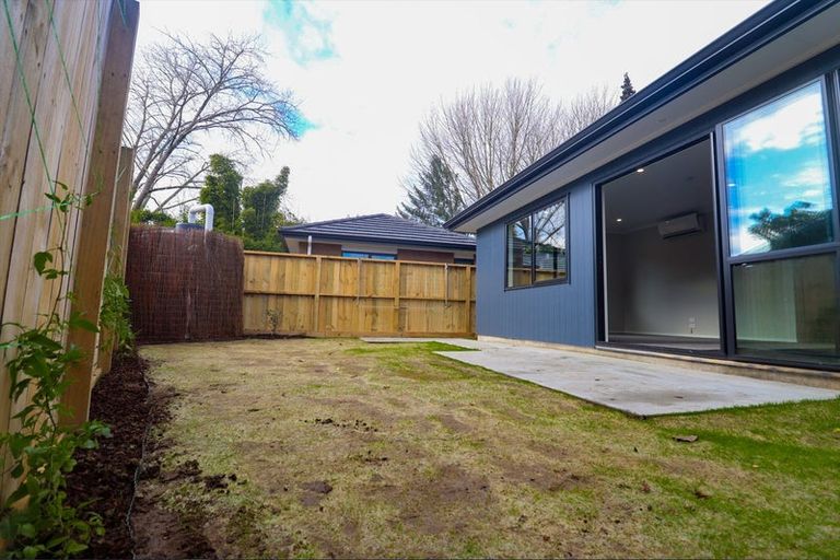 Photo of property in 2/12 Keitha Place, Glenview, Hamilton, 3206