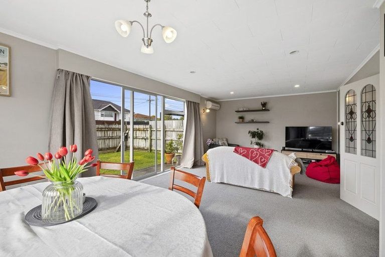 Photo of property in 10a Chilman Street, Strandon, New Plymouth, 4312