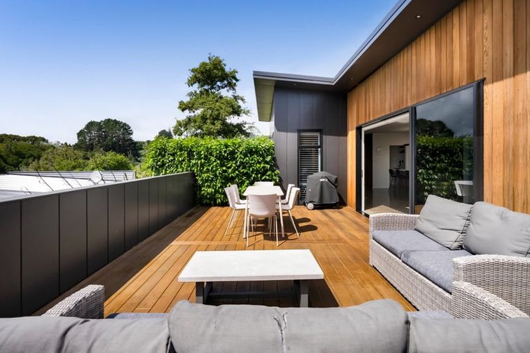 Photo of property in 8 Orite Drive, Welbourn, New Plymouth, 4310