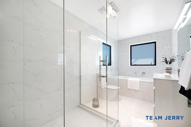 Photo of property in 76 Donegal Park Drive, Flat Bush, Auckland, 2019