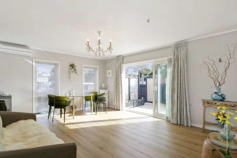 Photo of property in 1/25 Wycherley Drive, Bucklands Beach, Auckland, 2014