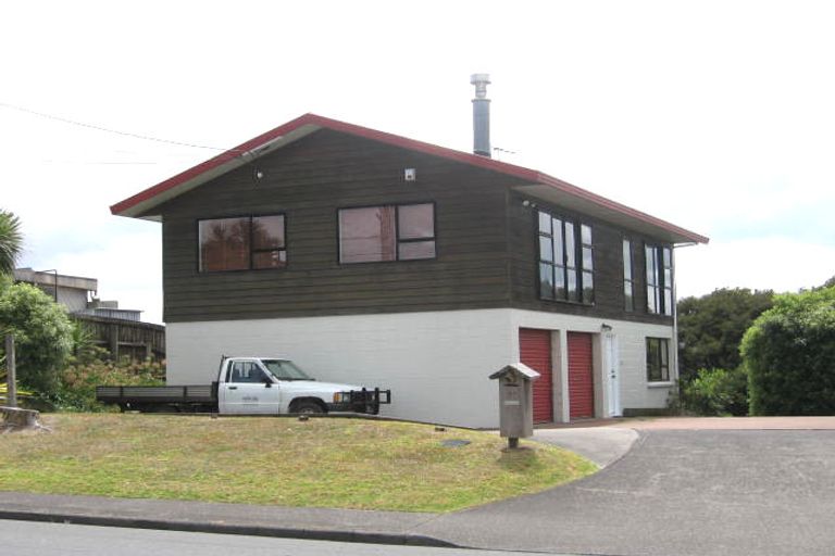 Photo of property in 10 Target Road, Totara Vale, Auckland, 0629