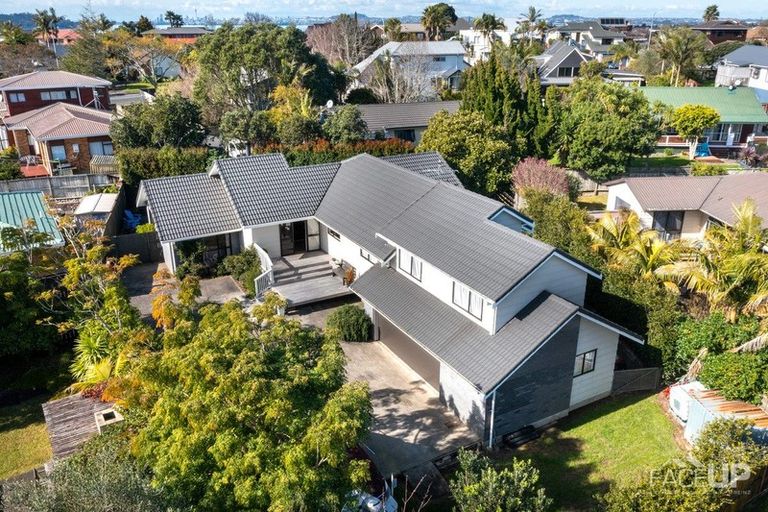 Photo of property in 6 Picasso Drive, West Harbour, Auckland, 0618