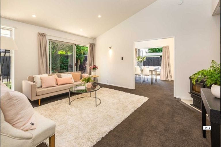 Photo of property in 32 Ambleside Drive, Burnside, Christchurch, 8053