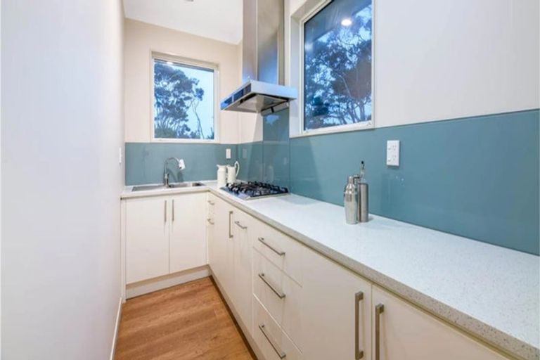 Photo of property in 72 Bur Oak Terrace, Schnapper Rock, Auckland, 0632