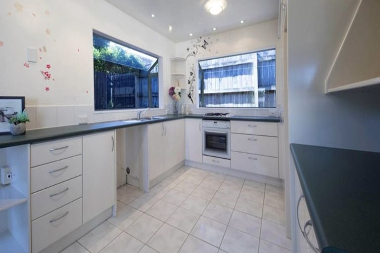 Photo of property in 90a Godley Road, Green Bay, Auckland, 0604