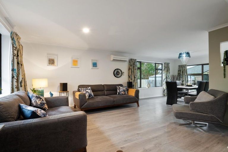 Photo of property in 44 Bottle Lake Drive, Parklands, Christchurch, 8083