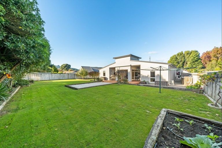 Photo of property in 46 Mary Huse Grove, Manor Park, Lower Hutt, 5019