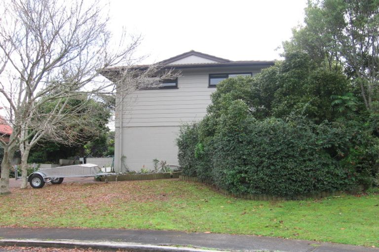 Photo of property in 8 Tilia Place, Totara Heights, Auckland, 2105