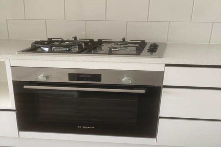 Photo of property in 28 Parahau Road, Papakura, 2110