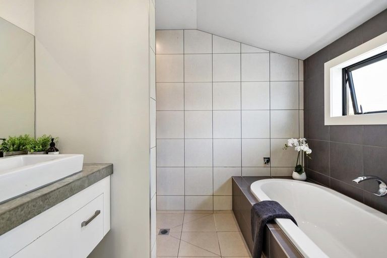 Photo of property in 94 Centennial Avenue, Arrowtown, 9302