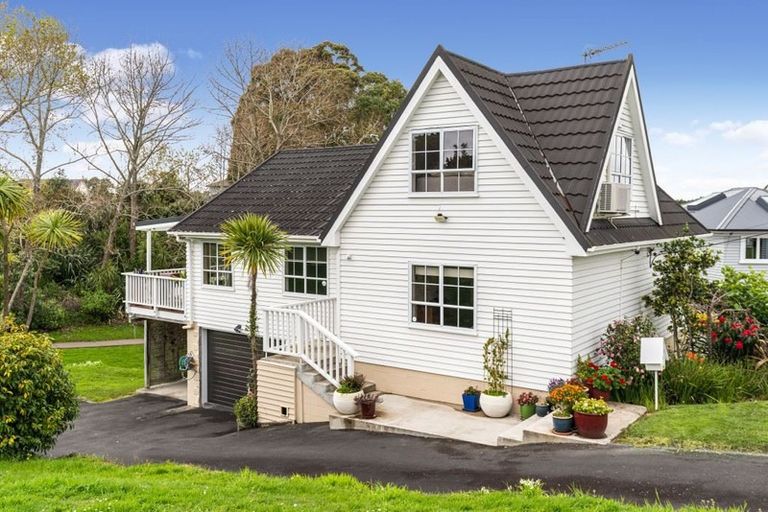 Photo of property in 23 Hanlon Crescent, Narrow Neck, Auckland, 0624