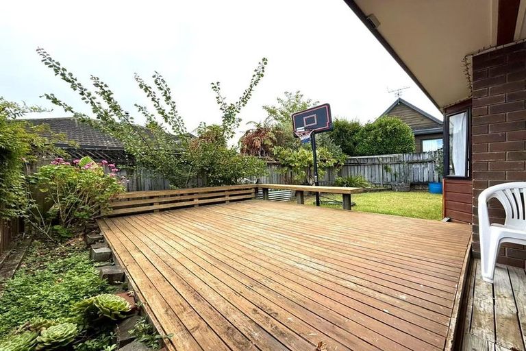 Photo of property in 2/279 Hobsonville Road, Hobsonville, Auckland, 0618
