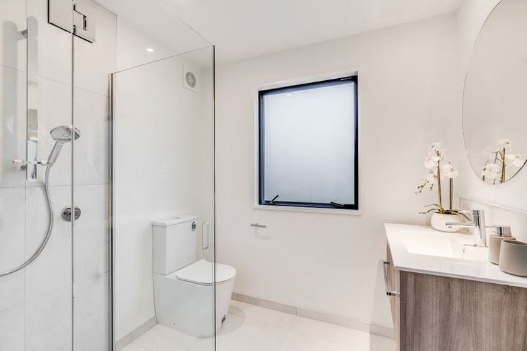 Photo of property in 26b Middlepark Road, Sockburn, Christchurch, 8042