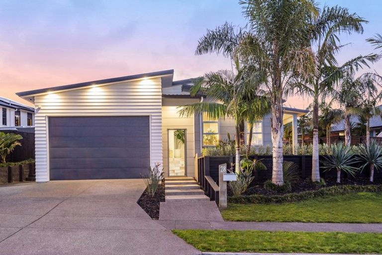 Photo of property in 28 Weatherly Drive, Beachlands, Auckland, 2018