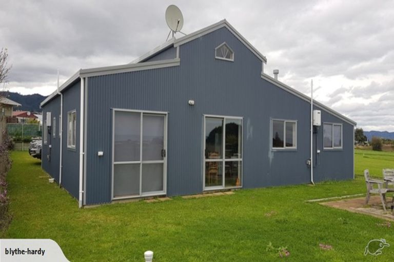 Photo of property in 18 Rawinia Place, Te Kaha, 3199