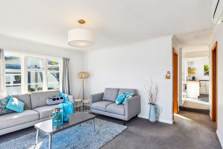 Photo of property in 7 Onepoto Road, Titahi Bay, Porirua, 5022