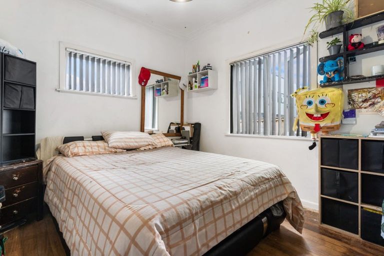 Photo of property in 48 Astley Avenue, New Lynn, Auckland, 0600