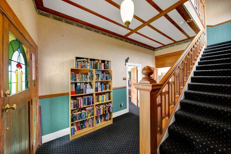 Photo of property in 68 Collins Street, Hawera, 4610