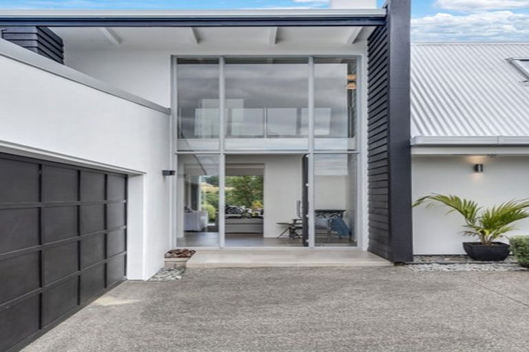 Photo of property in 122 Brownhill Road, Whitford, Manurewa, 2576