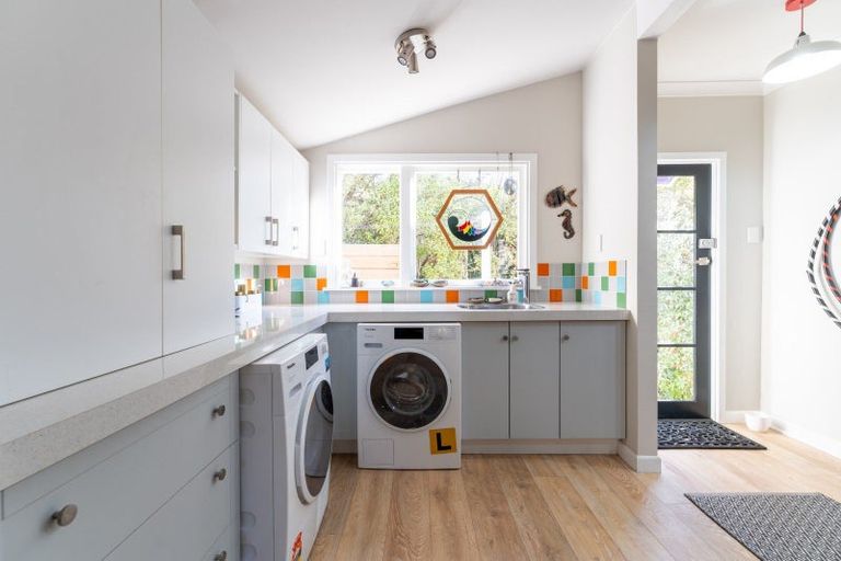 Photo of property in 114 Cliffs Road, Saint Clair, Dunedin, 9012