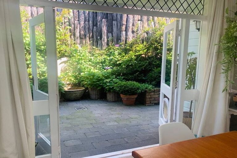 Photo of property in 4a Whitianga View, Paremata, Porirua, 5024