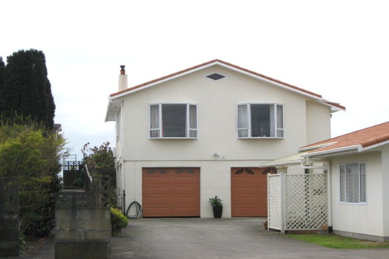 Photo of property in 4 Roy Terrace, Moturoa, New Plymouth, 4310