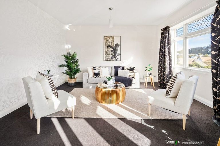 Photo of property in 74 Northland Road, Northland, Wellington, 6012