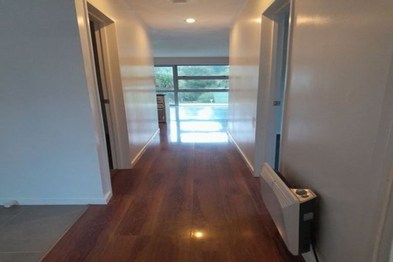 Photo of property in 46 Sherrybrooke Place, Sunnyvale, Auckland, 0612