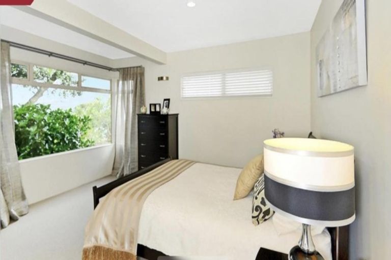 Photo of property in 127 Forrest Hill Road, Forrest Hill, Auckland, 0620