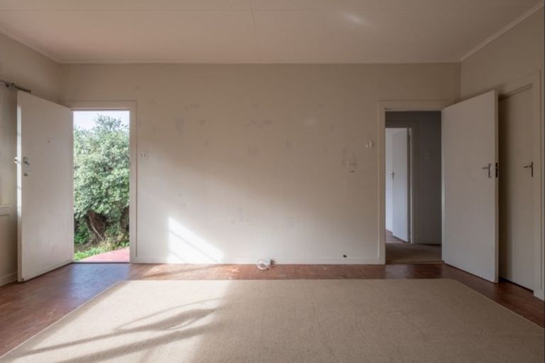 Photo of property in 16 Tuahine Crescent, Wainui, Gisborne, 4010