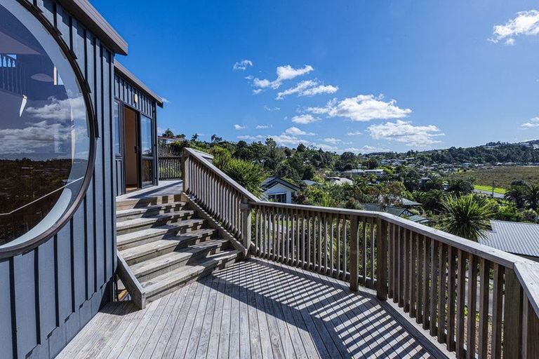 Photo of property in 66 Beach Road, Onerahi, Whangarei, 0110