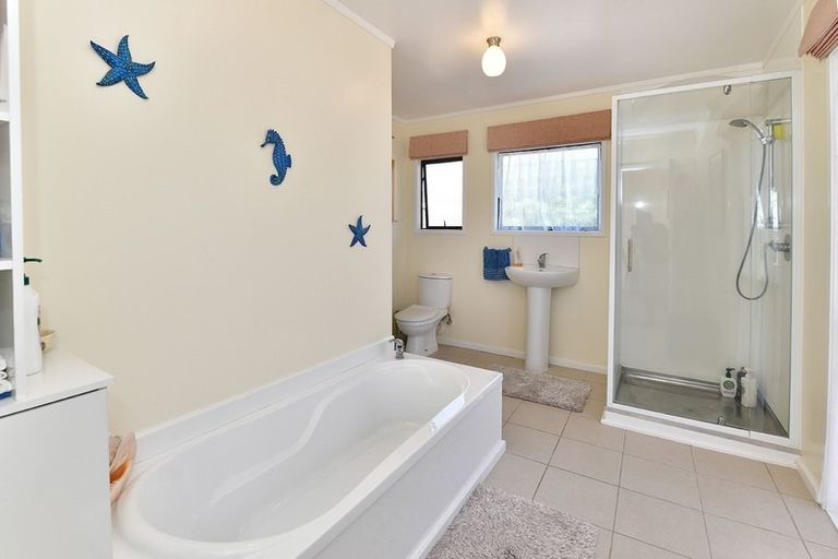 Photo of property in 35 Tamatea Drive, Snells Beach, 0920