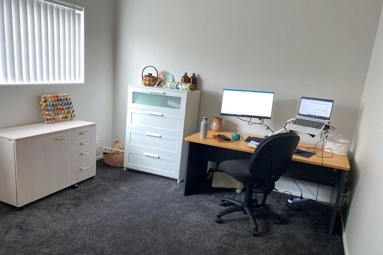 Photo of property in 24e Poinsettia Place, Henderson, Auckland, 0610