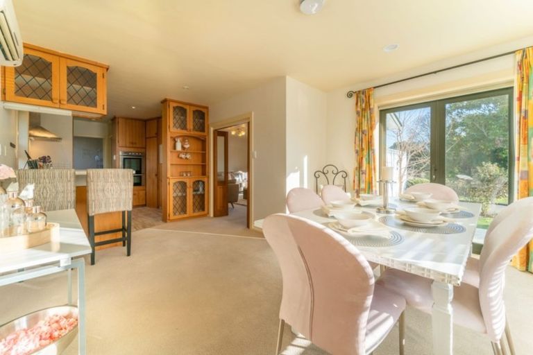 Photo of property in 19 Elwyn Place, Avonhead, Christchurch, 8042