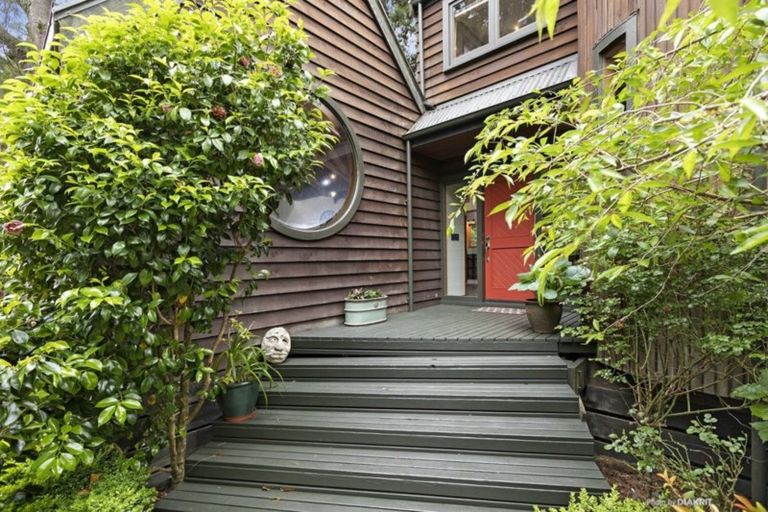 Photo of property in 28c Marlborough Street, Silverstream, Upper Hutt, 5019