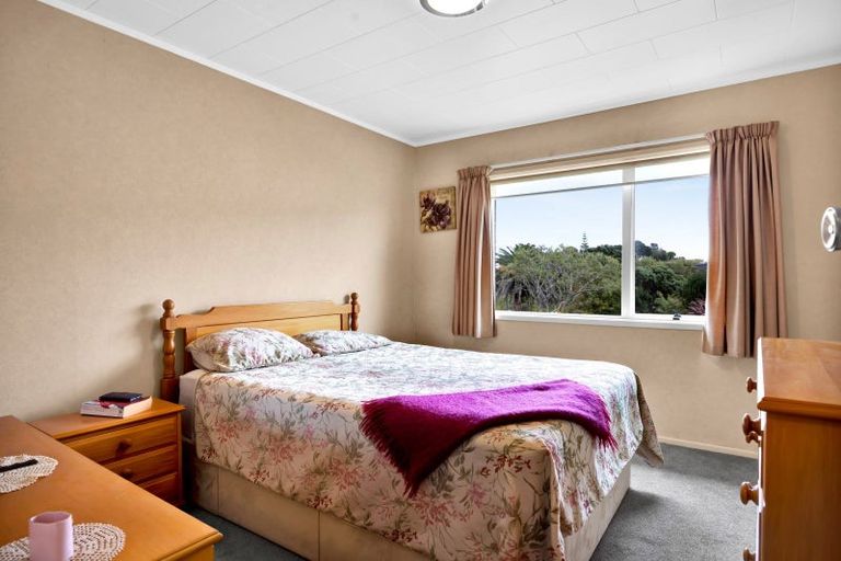 Photo of property in 17 Nevada Drive, Merrilands, New Plymouth, 4312