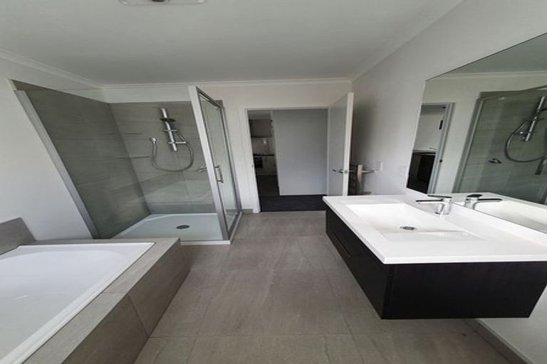 Photo of property in 34 Karearea Avenue, Kenepuru, Porirua, 5022