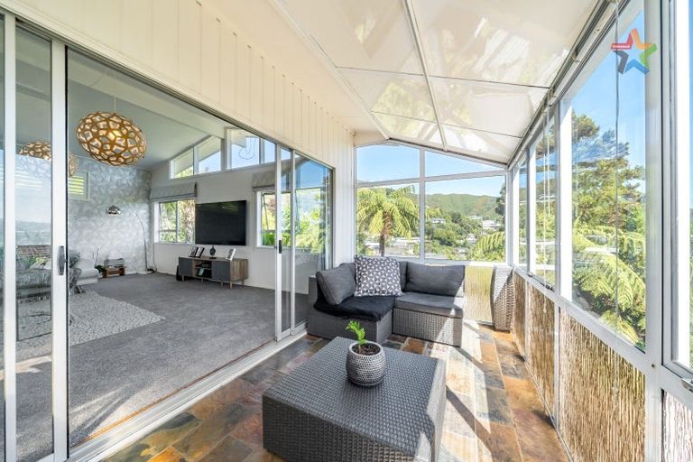 Photo of property in 8 Summit Road, Fairfield, Lower Hutt, 5011