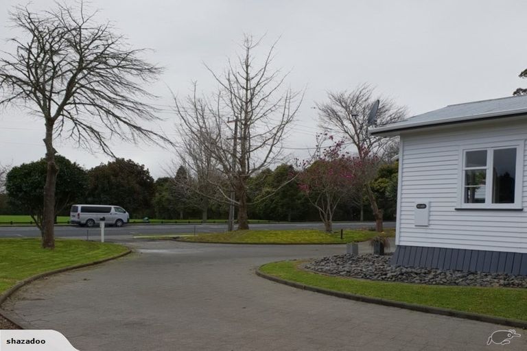 Photo of property in 25 Taupaki Road, Taupaki, Henderson, 0782