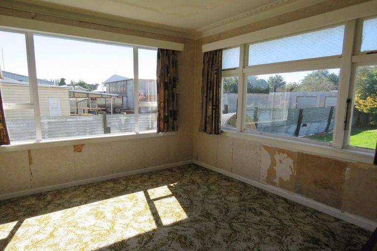 Photo of property in 13 Hunter Street, Edendale, 9825