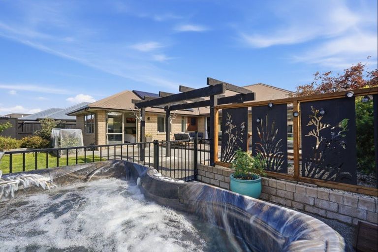 Photo of property in 46 Oakwood Drive, Rangiora, 7400