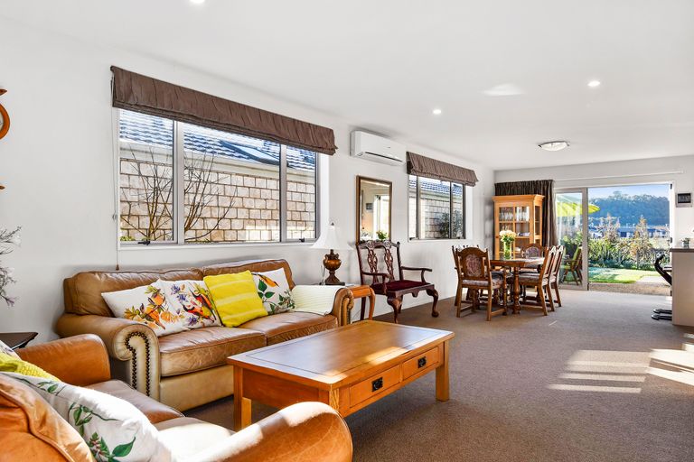 Photo of property in 39 Scoria Close, Pyes Pa, Tauranga, 3112