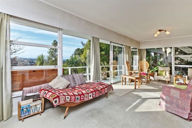 Photo of property in 269 East Coast Road, Mairangi Bay, Auckland, 0630