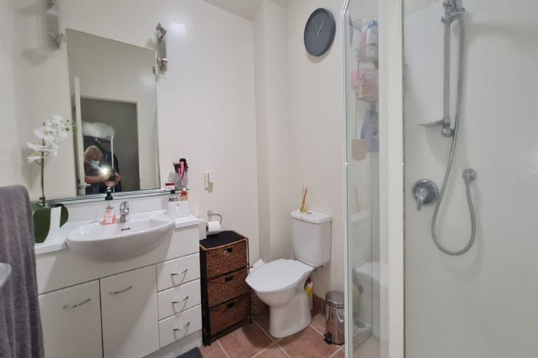 Photo of property in 2/5 Carolina Place, Albany, Auckland, 0632
