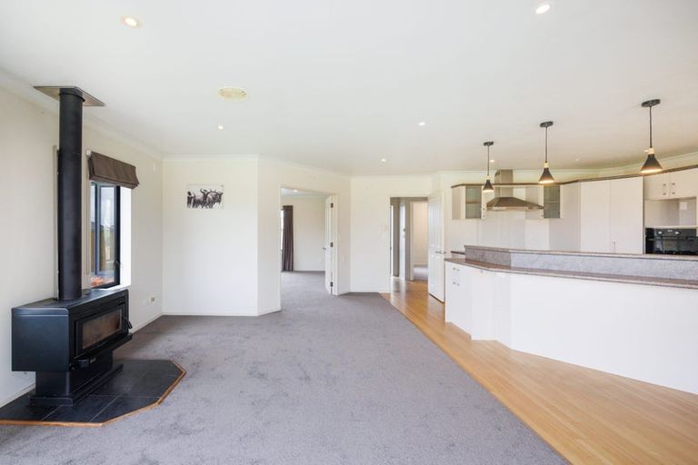Photo of property in 186 Pacific Drive, Fitzherbert, Palmerston North, 4410